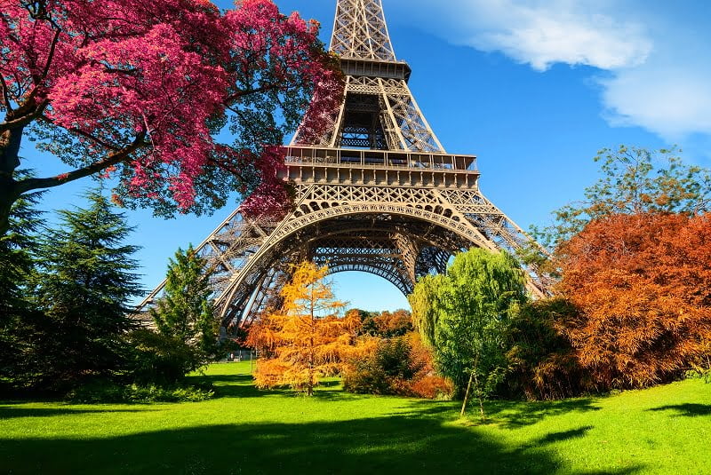 خرید آنلاین بلیط هواپیما فرانسه در نوروز ۱۴۰۳